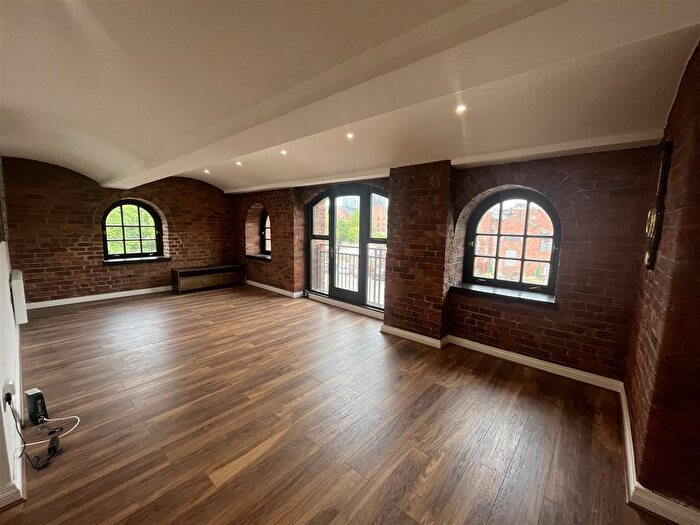 2 Bedroom Flat To Rent In Castle Quay, Castlefield, M15