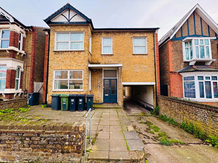 2 Bedroom Flat To Rent In Brownhill Road, London, SE6