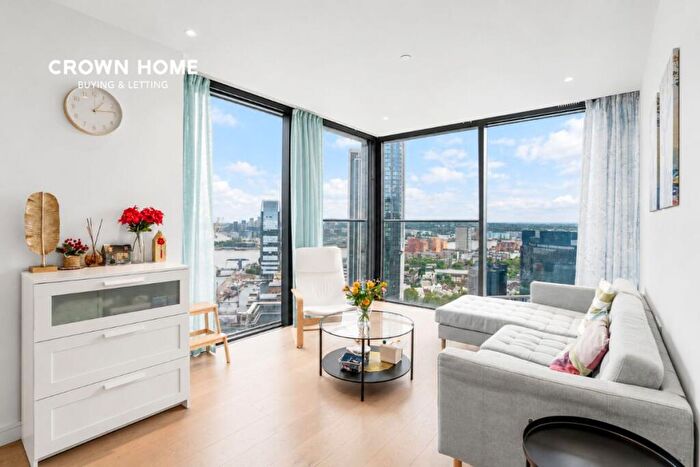 2 Bedroom Apartment For Sale In South Quay Plaza, Hampton Tower, Marsh Wall, Canary Wharf, E14