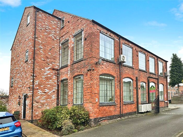 3 Bedroom Flat To Rent In Harris Place, Hinckley, Leicestershire, LE10