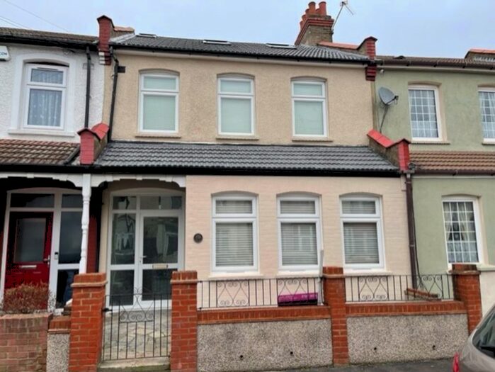 5 Bedroom Terraced House To Rent In Colliers Water Lane, Thornton Heath, CR7