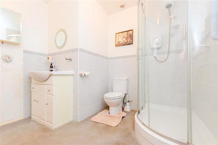 3 Bedroom Semi-Detached Bungalow For Sale In Penshurst Close, West Kingsdown, Sevenoaks, Kent, TN15