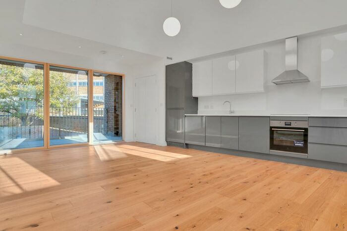 3 Bedroom Flat To Rent In Lindsell Street, London, SE10