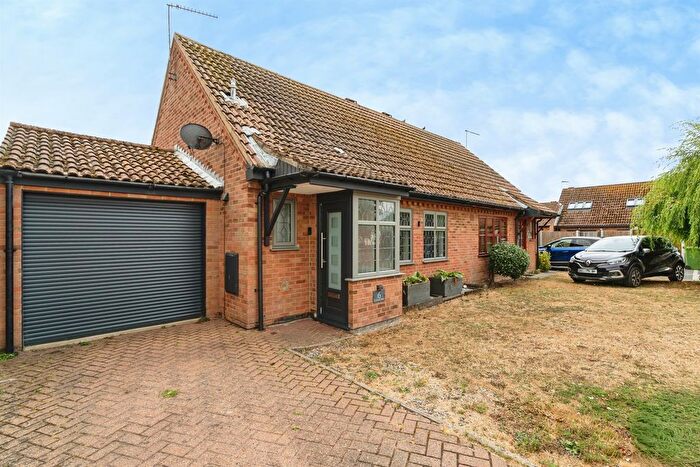 2 Bedroom Detached Bungalow For Sale In Clover Way, Bradwell, Great Yarmouth, NR31