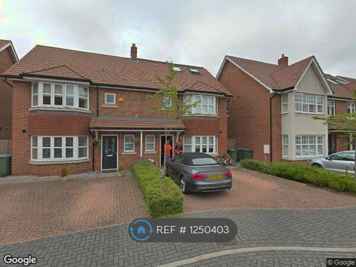 4 Bedroom Semi-Detached House To Rent In Kings Gardens, Walton-On-Thames, KT12