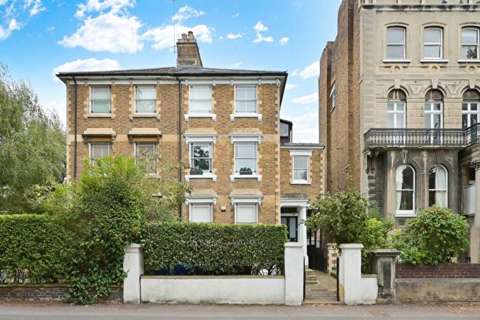1 Bedroom Apartment To Rent In Clarence Road, Windsor, Berkshire, SL4