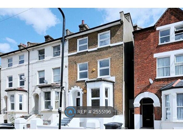 2 Bedroom Flat To Rent In Ellison Road, London, SW16