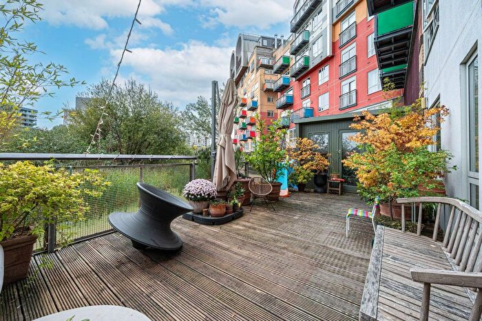 3 Bedroom Flat For Sale In Maurer Court, North Greenwich, London, SE10