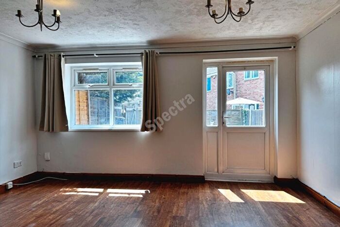 3 Bedroom Terraced House To Rent In Hazelwell Fordrough, Stirchley, Birmingham, B30