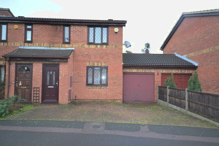 3 Bedroom Terraced House To Rent In Gibson Road, Dagenham, RM8