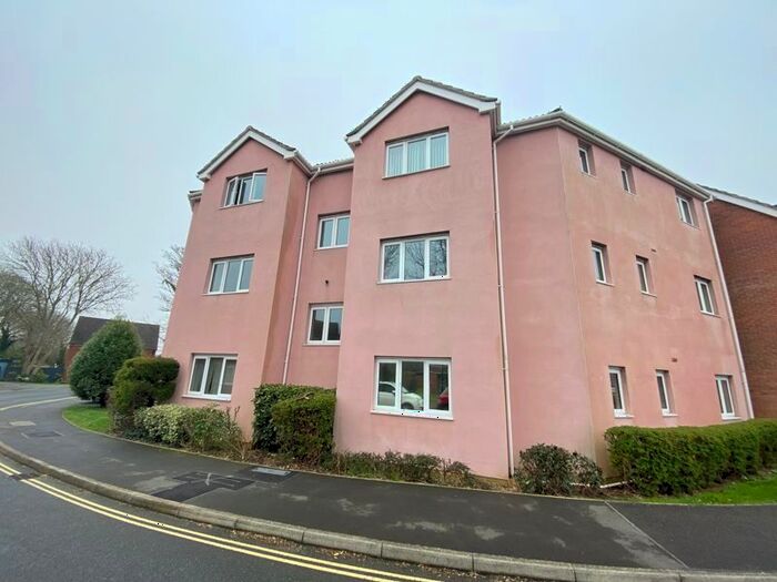 2 Bedroom Flat To Rent In Snowberry Road, Newport, PO30