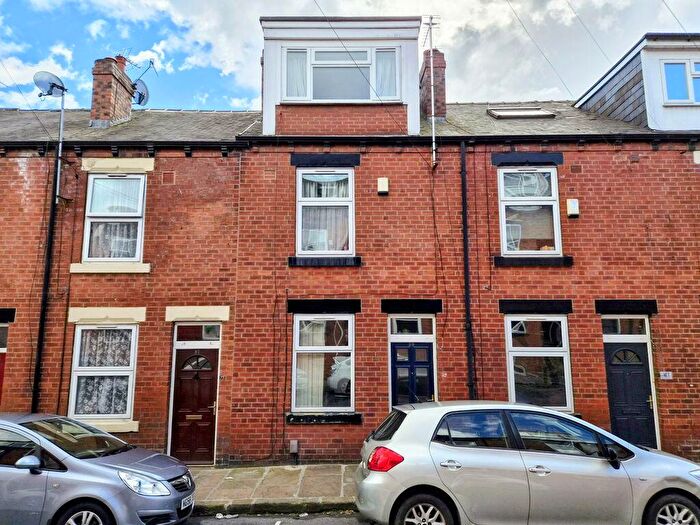5 Bedroom Terraced House For Sale In Burley Lodge Terrace, Leeds, LS6