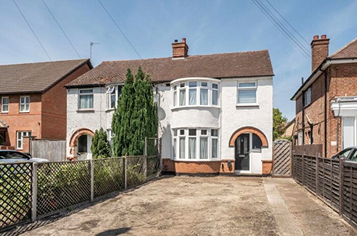 3 Bedroom Semi-Detached House For Sale In High Street, Kempston, MK42