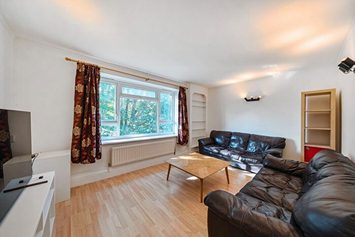 2 Bedroom Flat For Sale In Granville Road, Southfields, London, SW18
