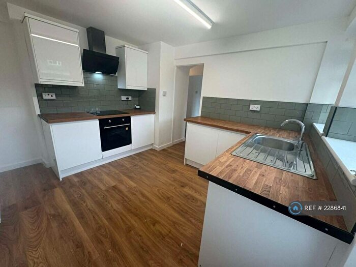 2 Bedroom Flat To Rent In Queens Road, St Austell, PL25