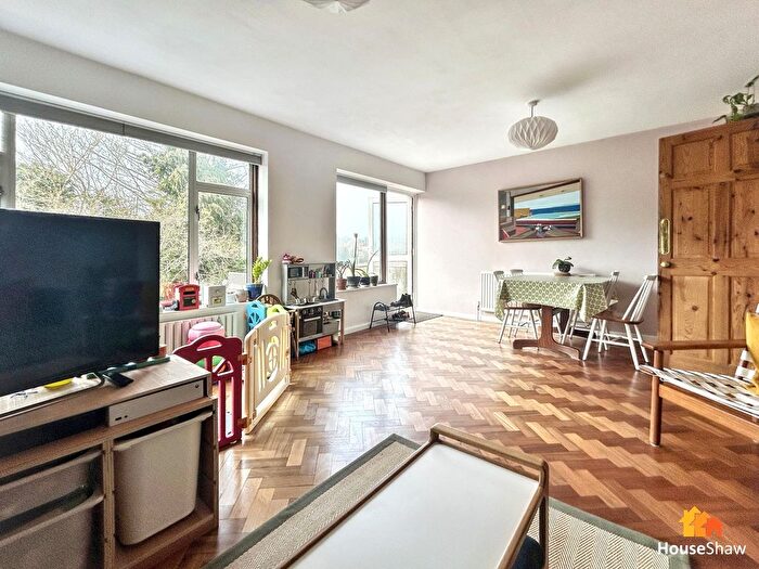 3 Bedroom Terraced House For Sale In Birch Way, Chesham, HP5