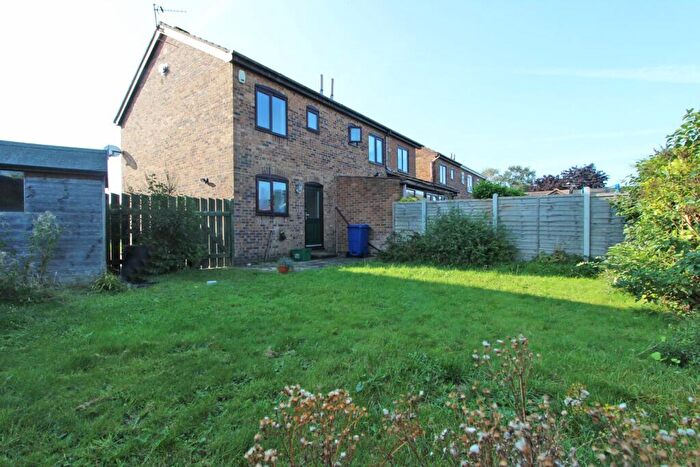 2 Bedroom End Of Terrace House To Rent In Thealby Gardens, Bessacarr, Doncaster, DN4