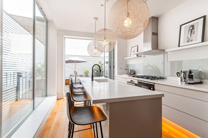 5 Bedroom Terraced House To Rent In Letchford Gardens, Kensal Green, London, NW10