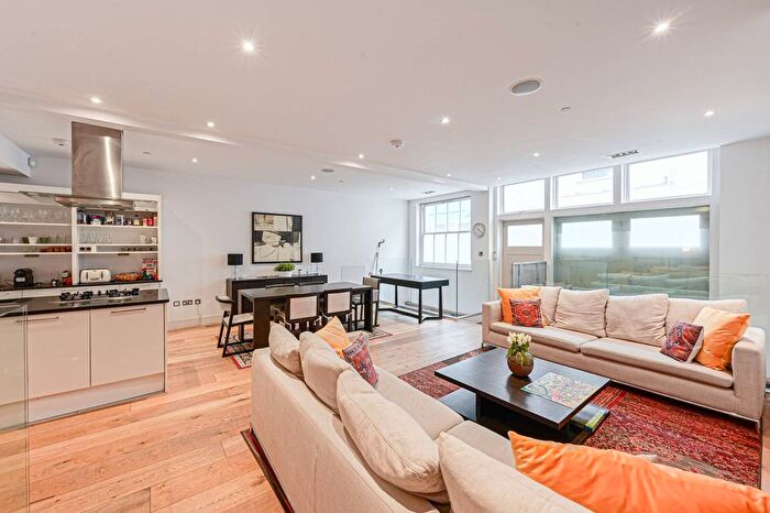 3 Bedroom Mews To Rent In Atherstone Mews, South Kensington, London, SW7