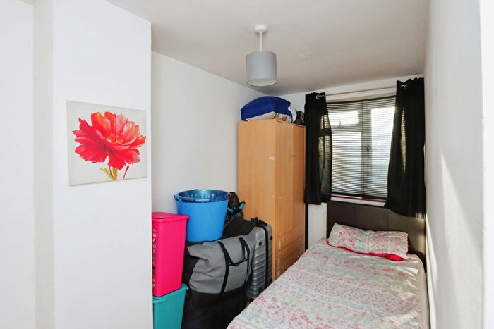 3 Bedroom Terraced House For Sale In Blackstock Road, Sheffield, South Yorkshire, S14