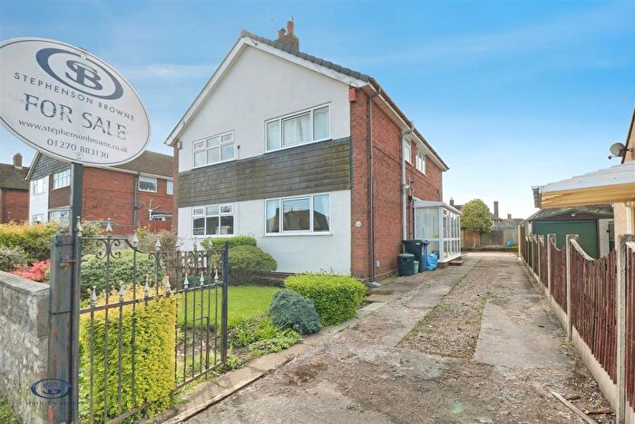3 Bedroom Semi-Detached House For Sale In Lichfield Road, Talke, Stoke-On-Trent, ST7
