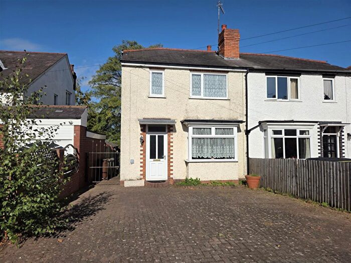 3 Bedroom Semi-Detached House For Sale In Sutton Park Road, Kidderminster, DY11