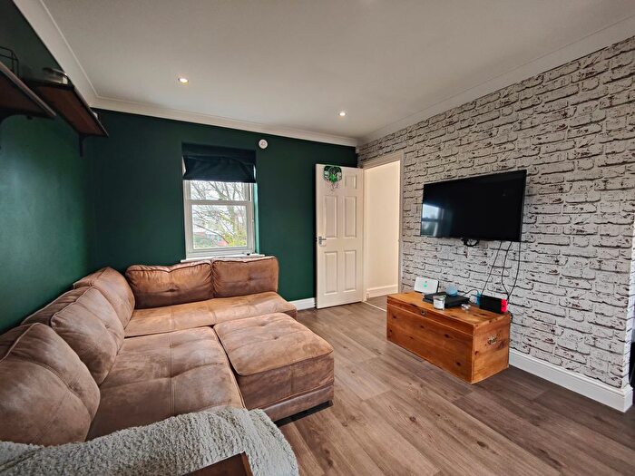 1 Bedroom End Of Terrace House For Sale In Calcott Park, Yateley, Hampshire, GU46
