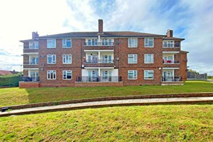 1 Bedroom Flat To Rent In Devizes House, Harold Hill, RM3