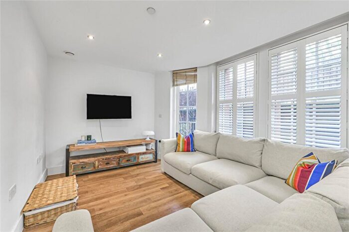1 Bedroom Flat To Rent In Hyde Lane, London, SW11