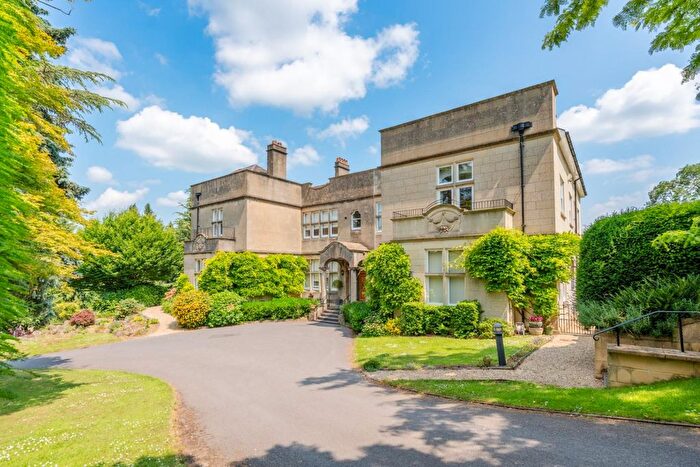 3 Bedroom Flat To Rent In Columbus House, Bath, BA2