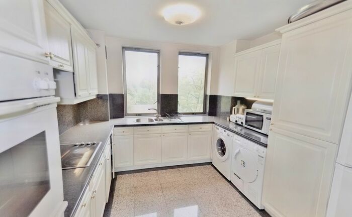 2 Bedroom Flat To Rent In South Lodge, Knightsbridge, London, SW7