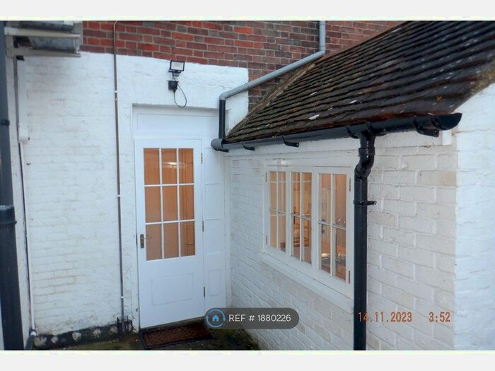 2 Bedroom Flat To Rent In Northgate, Canterbury, CT1