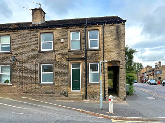 2 Bedroom Terraced House For Sale In Thorncliffe Street, Huddersfield, HD3