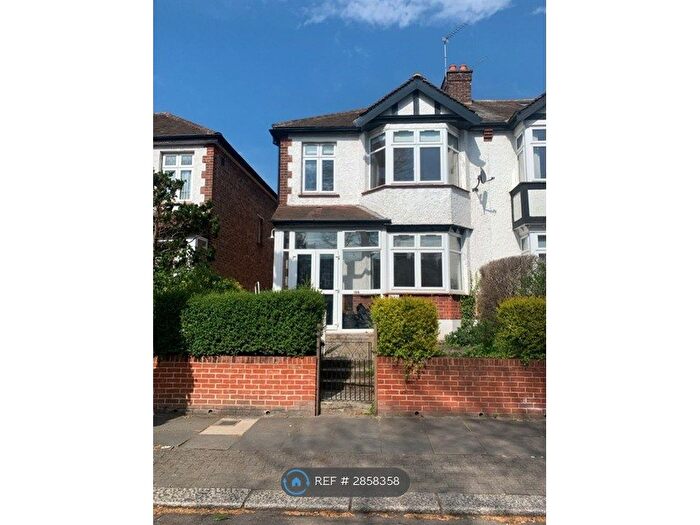 3 Bedroom Semi Detached House To Rent In Parsonage Lane, Enfield, EN2