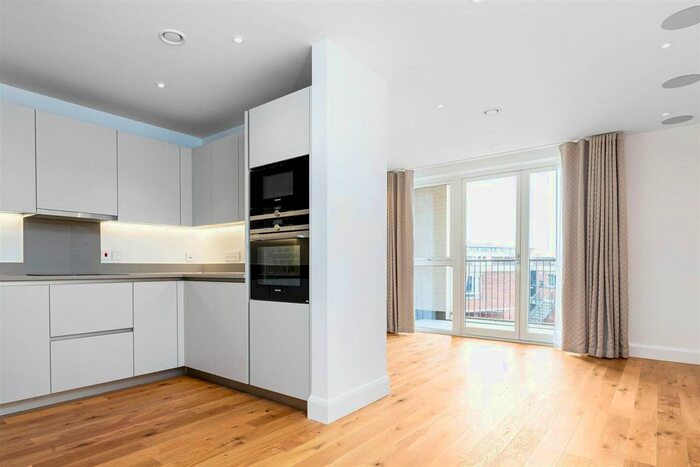 2 Bedroom Flat To Rent In Wornington Road, London, W10
