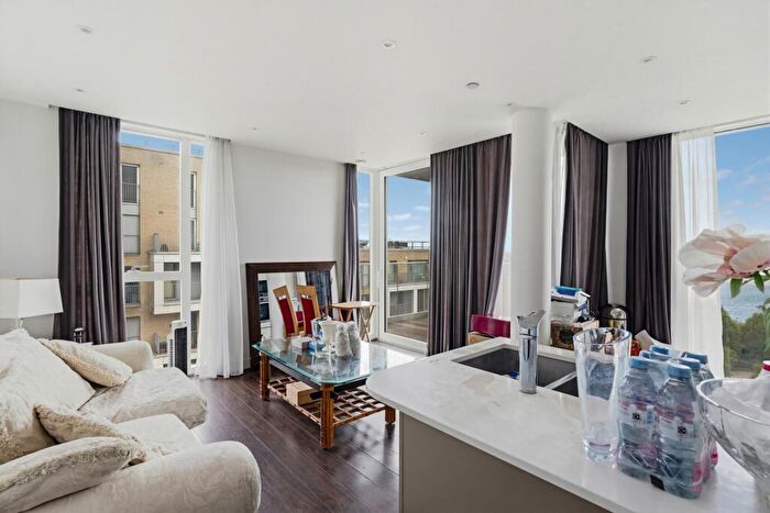 2 Bedroom Apartment For Sale In The Parkhouse, London, N4