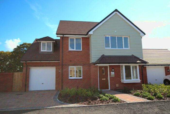 4 Bedroom Detached House To Rent In Bradley Road, Milford On Sea, SO41