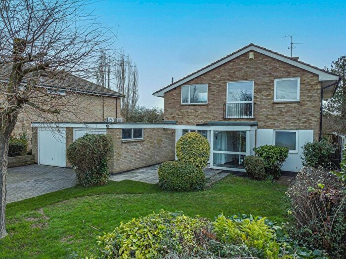 4 Bedroom Detached House For Sale In Wyatts Drive, Thorpe Bay, SS1