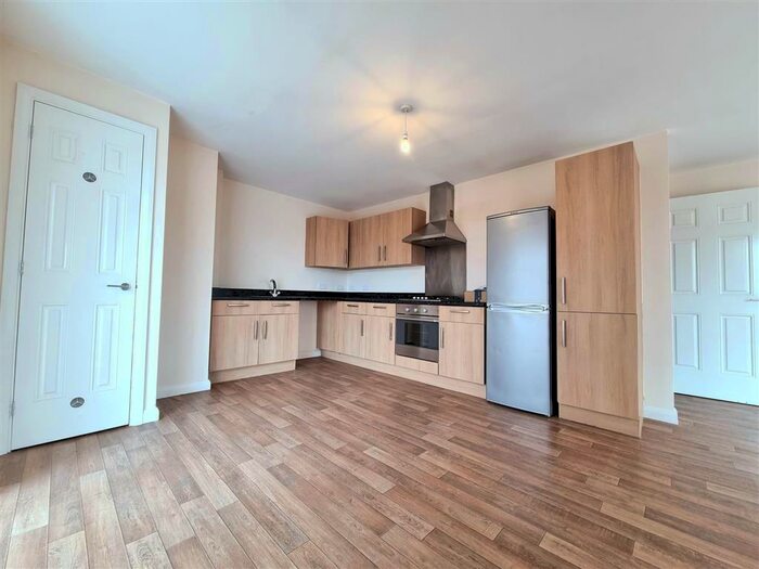 2 Bedroom Apartment To Rent In Canalbridge Close, Loughborough, LE11
