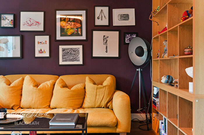 3 Bedroom Detached House For Sale In Eaglesfield Road, London, SE18