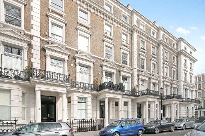 2 Bedroom Flat For Sale In Courtfield Gardens, London, SW5