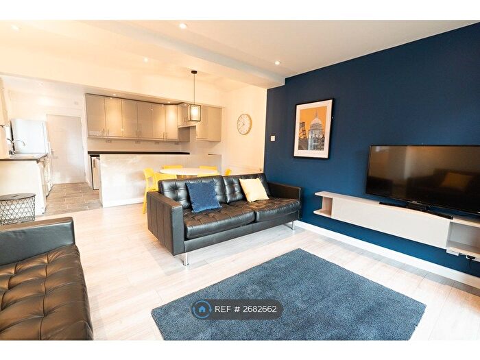 6 Bedroom Semi-Detached House To Rent In Roselands Gardens, Southampton, SO17