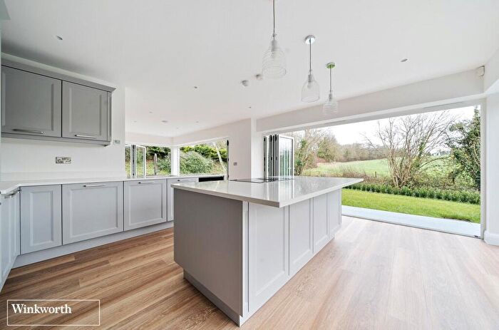 5 Bedroom Detached House For Sale In Frog Lane, Mapledurwell, Hampshire, RG25