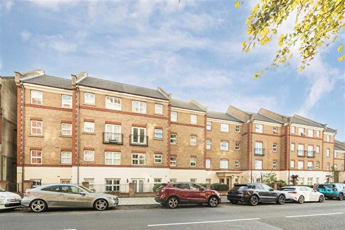 1 Bedroom Flat For Sale In Horn Lane, Acton, W3
