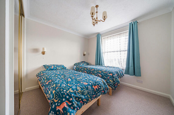 2 Bedroom Apartment For Sale In The Esplanade, Bognor Regis, West Sussex, PO21