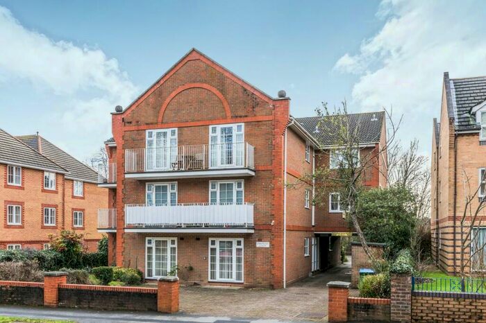 1 Bedroom Apartment To Rent In Dorchester Court, Westwood Road, Southampton, SO17