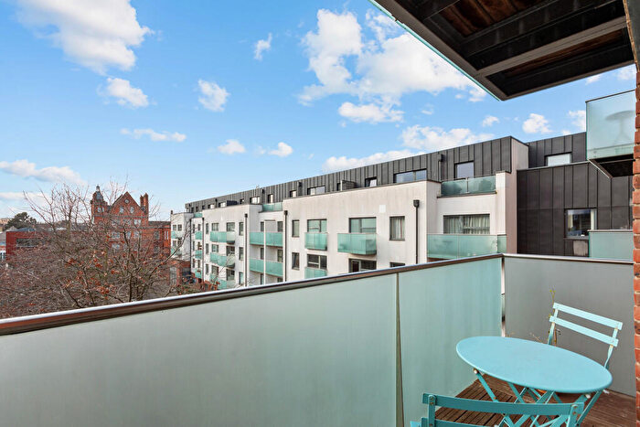2 Bedroom Apartment For Sale In Tiltman Place, Finsbury Park, Islington, N7