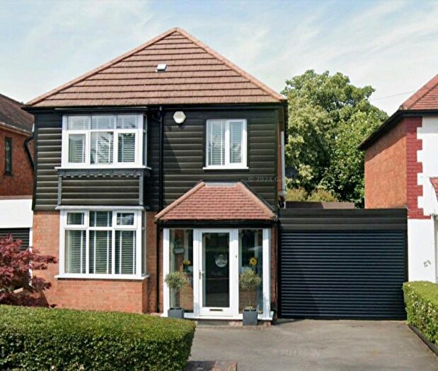 3 Bedroom Detached House For Sale In High Street, Shirley, B90