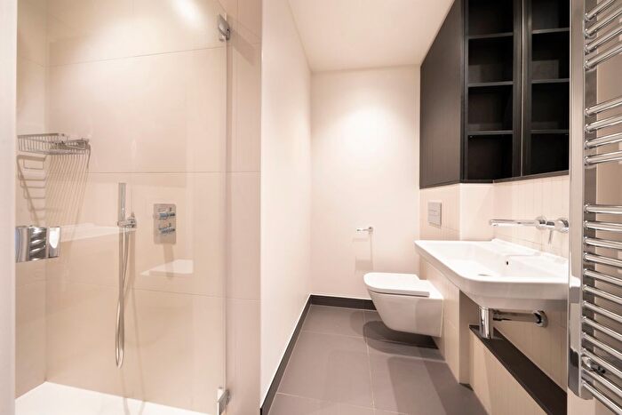 3 Bedroom Flat To Rent In George Street, Croydon, CR0