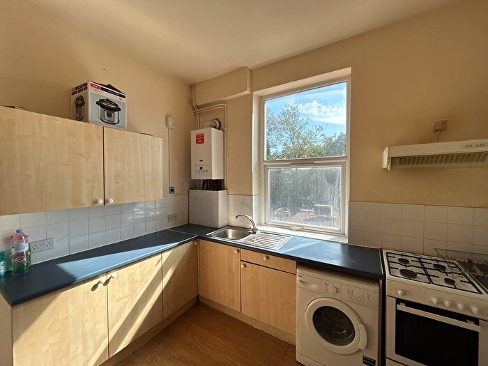 3 Bedroom Flat To Rent In Isleworth, TW7